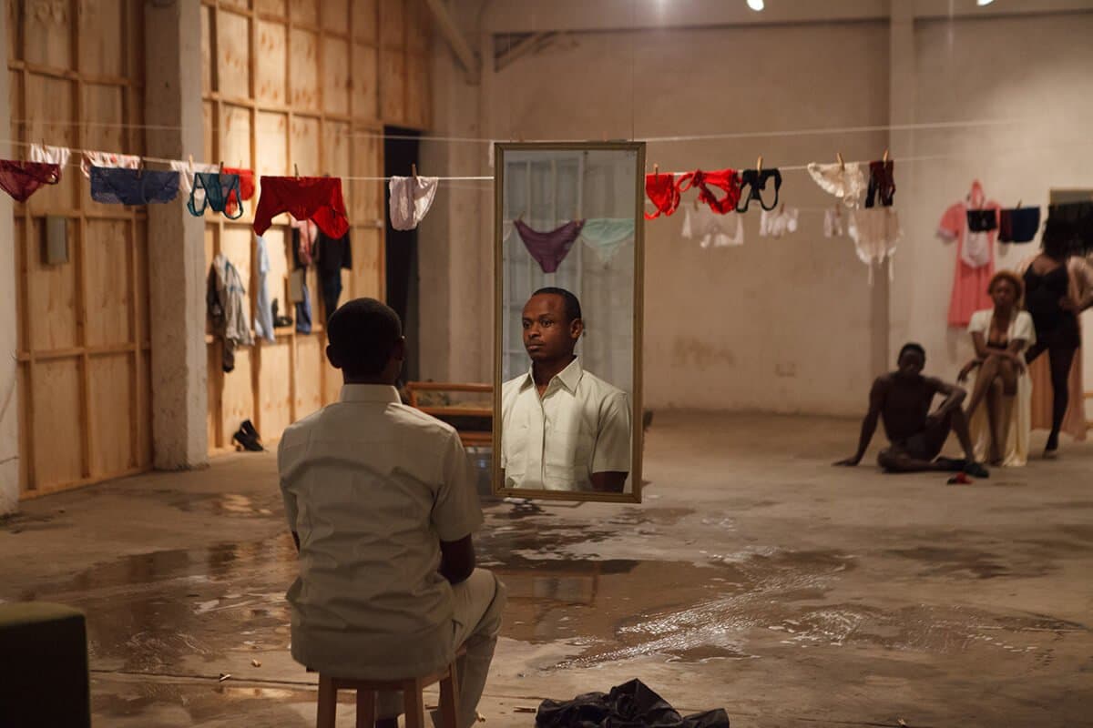 Between Us - Chapter 1 Gallery Image 1