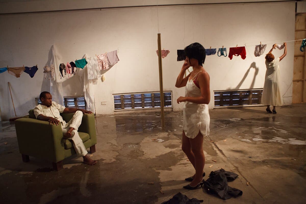 Between Us - Chapter 1 Gallery Image 4